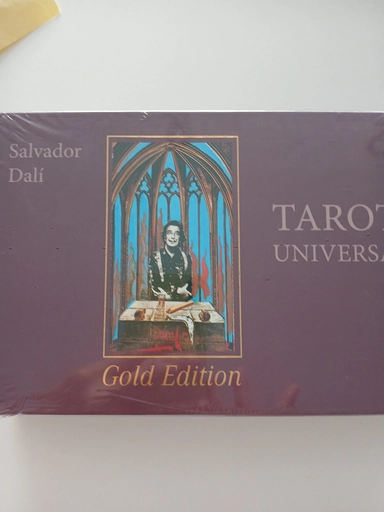 Tarot Universal,gold edition: купить с доставкой по Кипру или в книжных магазинах Букберри в Лимасоле, Ларнаке и Пафосе