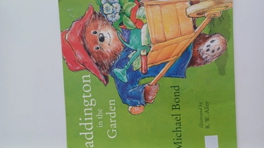 Paddington in the garden: купить с доставкой по Кипру или в книжных магазинах Букберри в Лимасоле, Ларнаке и Пафосе